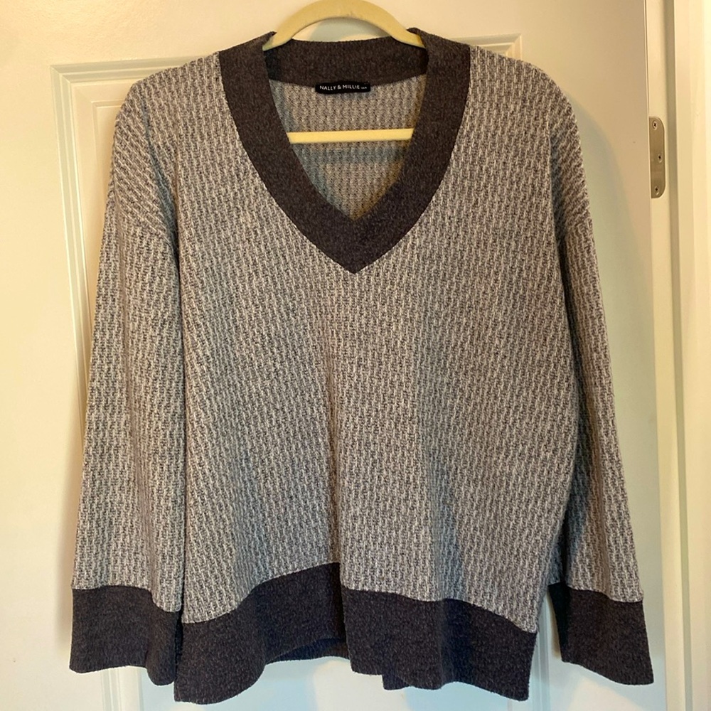 Nally and Millie grey light fleece V-neck top. Size large